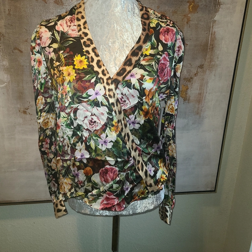 GENERATION LOVE / WOMEN /TOPS / BLOUSESGENERATIONLOVEKENZIE WRAP TOP - FLORA - Picture 10 of 10